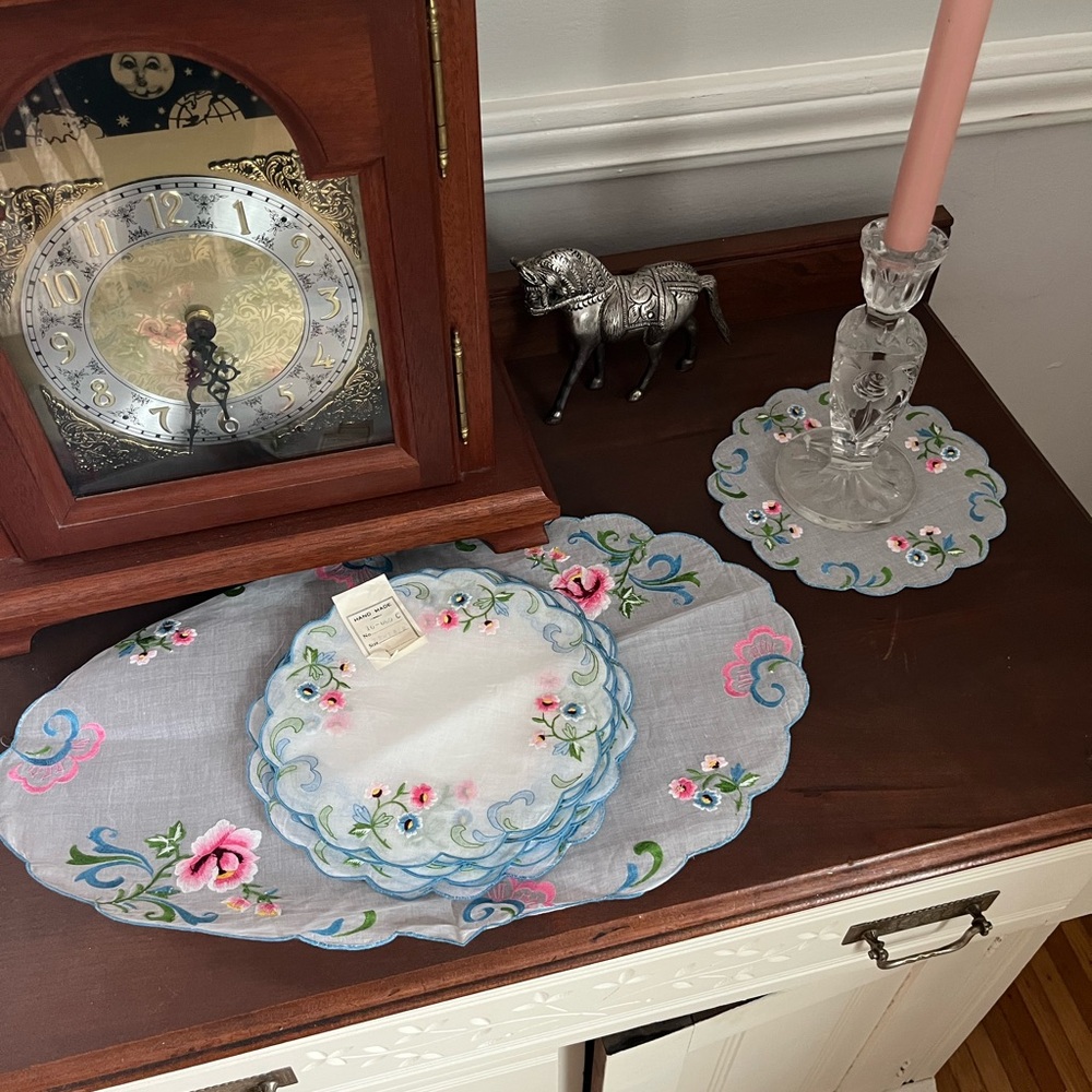 Vintage Handmade Embroidered Floral Doily Set